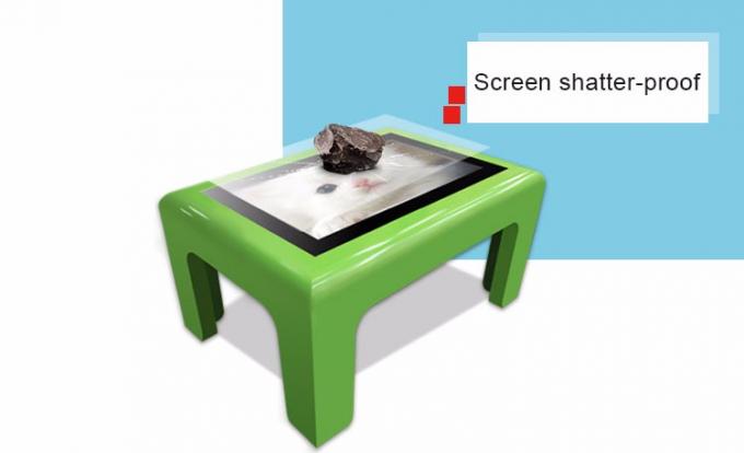 صفحه نمایش 42 اینچی مدرن لمسی صفحه نمایش لمسی برای جدول آموزشی schcool نمایش داده می شود